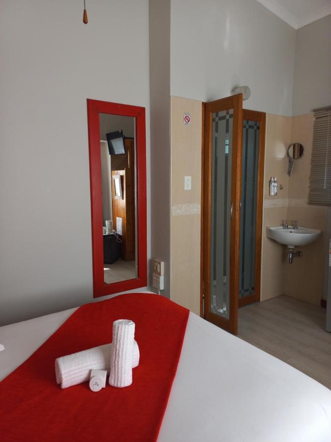Dreamers Guesthouse - No Loadshedding King William's Town Ngoại thất bức ảnh